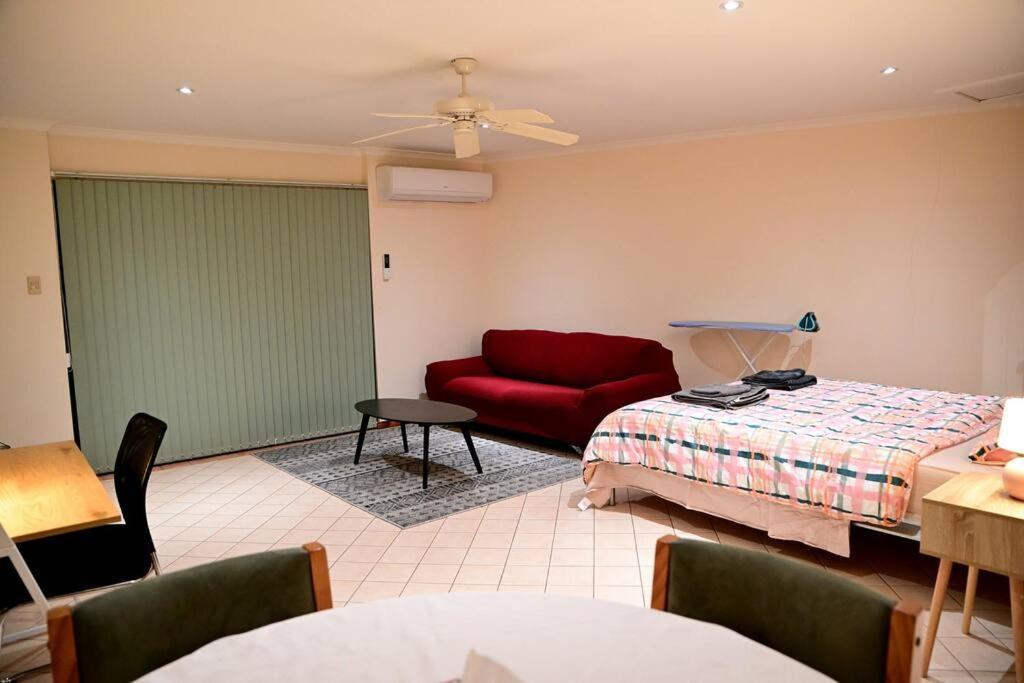Spacious Studio In Alicesprings Queenbed+Ksairbed Alice Springs Kültér fotó