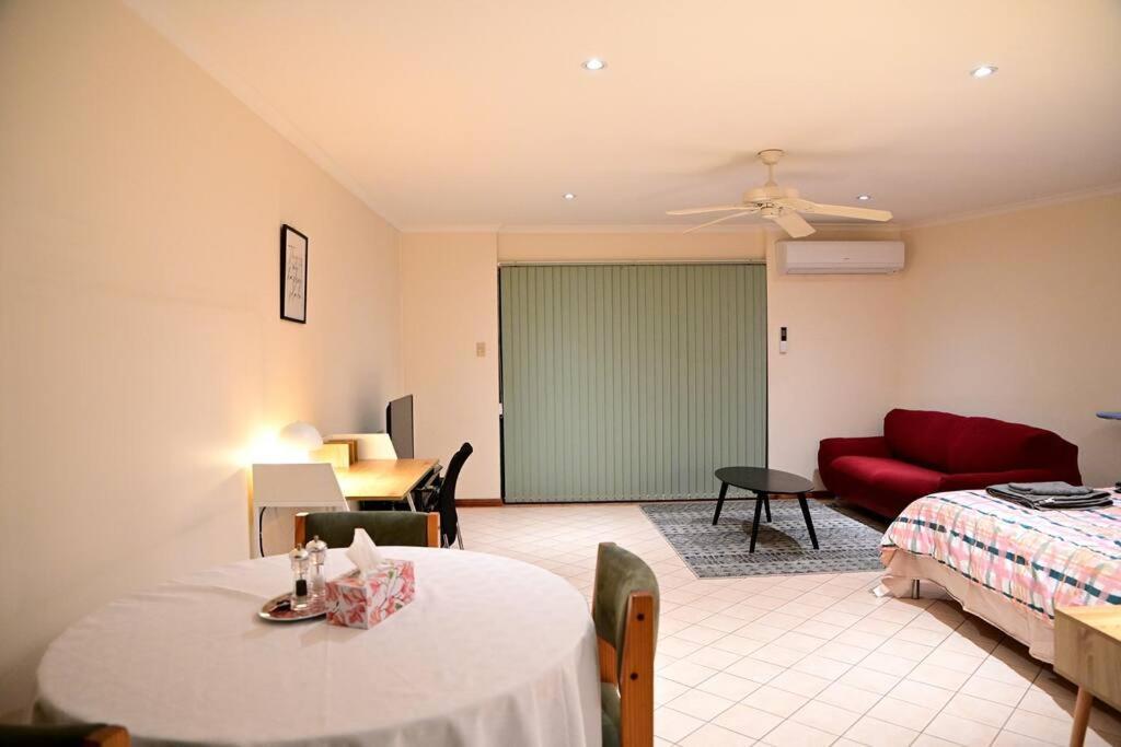 Spacious Studio In Alicesprings Queenbed+Ksairbed Alice Springs Kültér fotó