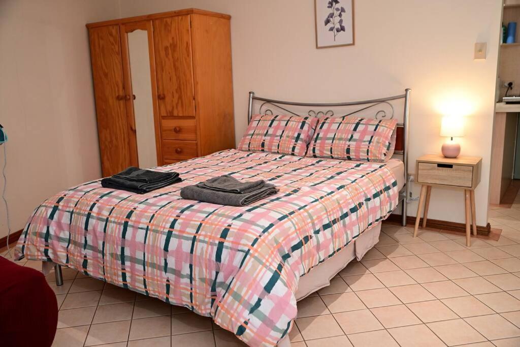 Spacious Studio In Alicesprings Queenbed+Ksairbed Alice Springs Kültér fotó