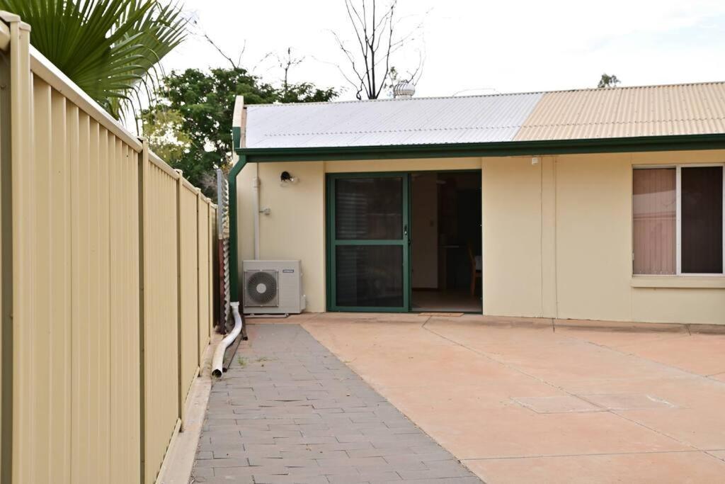 Spacious Studio In Alicesprings Queenbed+Ksairbed Alice Springs Kültér fotó